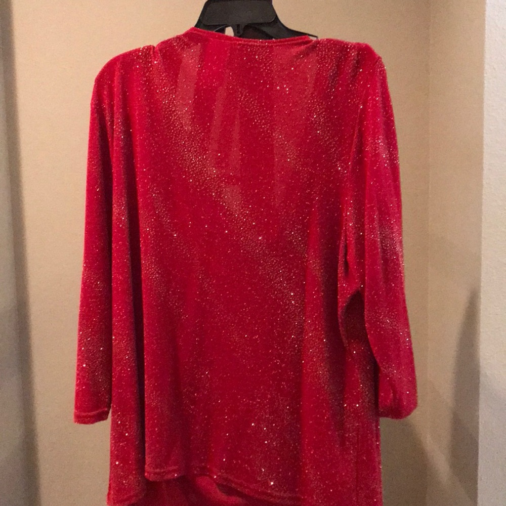 Red blouse - Picture 4 of 4